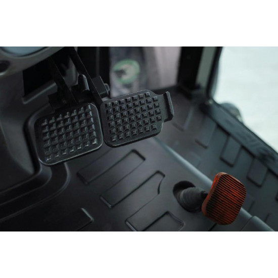 Лимитирана серия индийски трактор Solis S60 4WD Black Panther